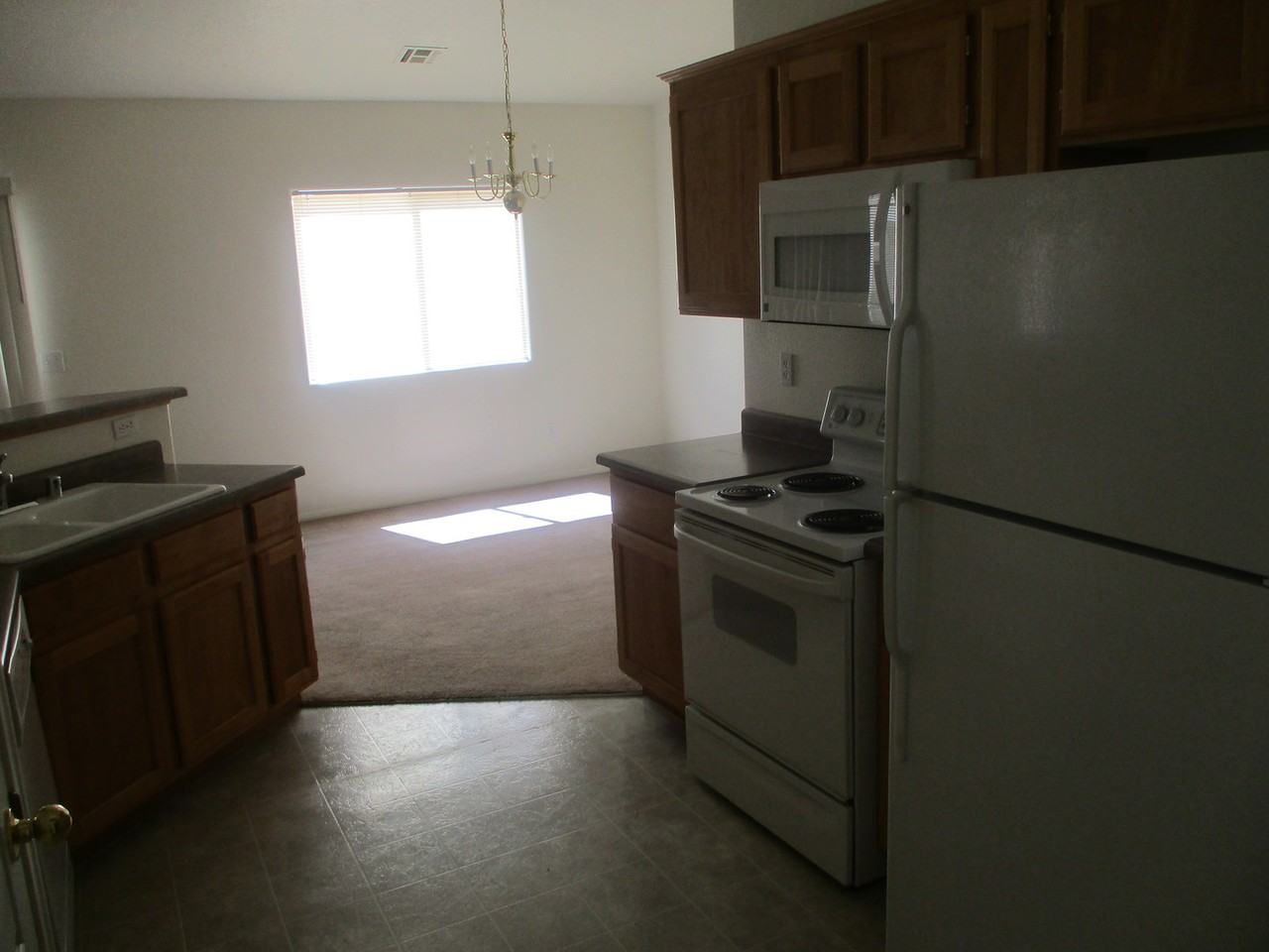 307 Muscat Dr - Photo 3 of 16