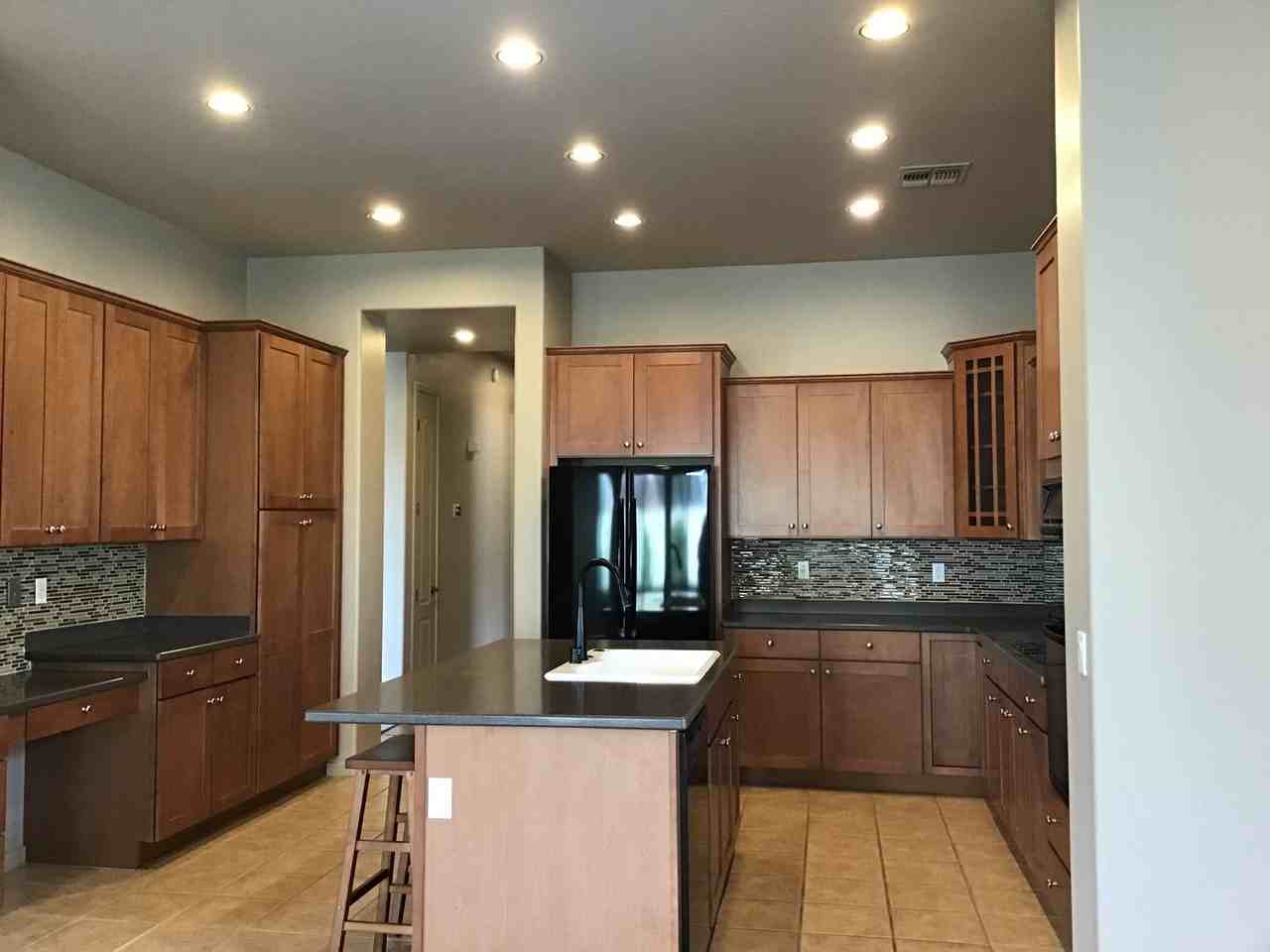 1834 E Latona Rd - Photo 3 of 17