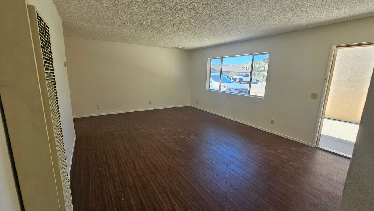 61959 Plaza  Road - Photo 2 of 10