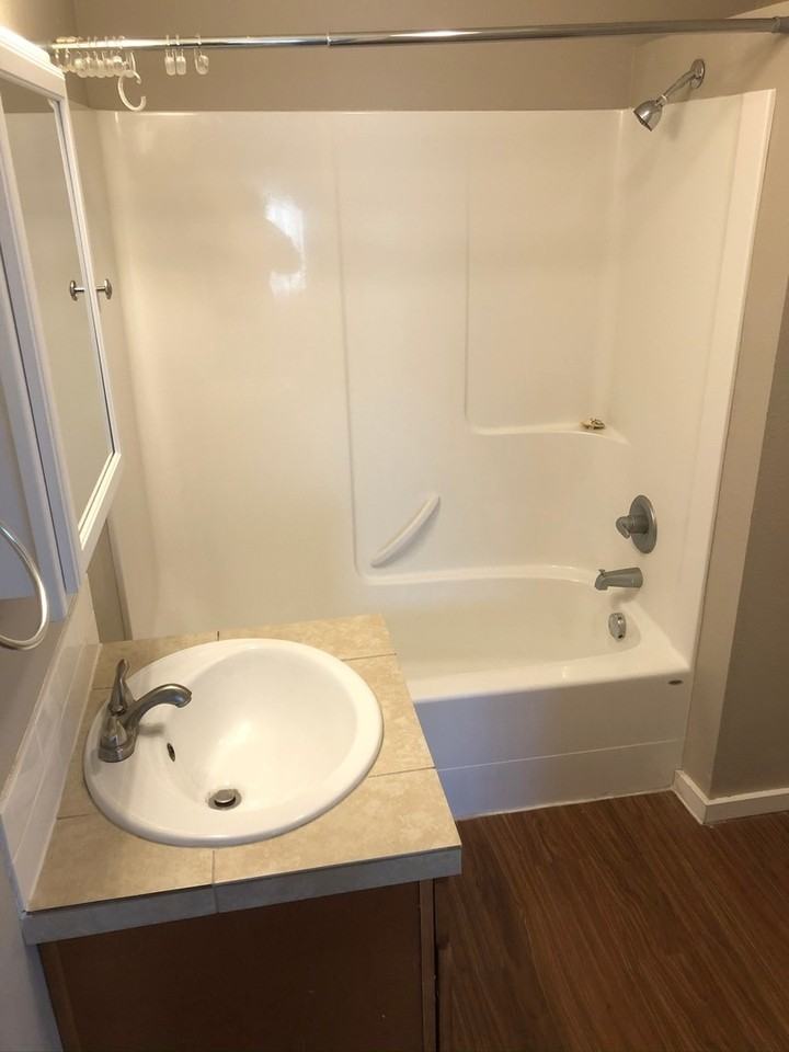 TRU2220 - Photo 2 of 8