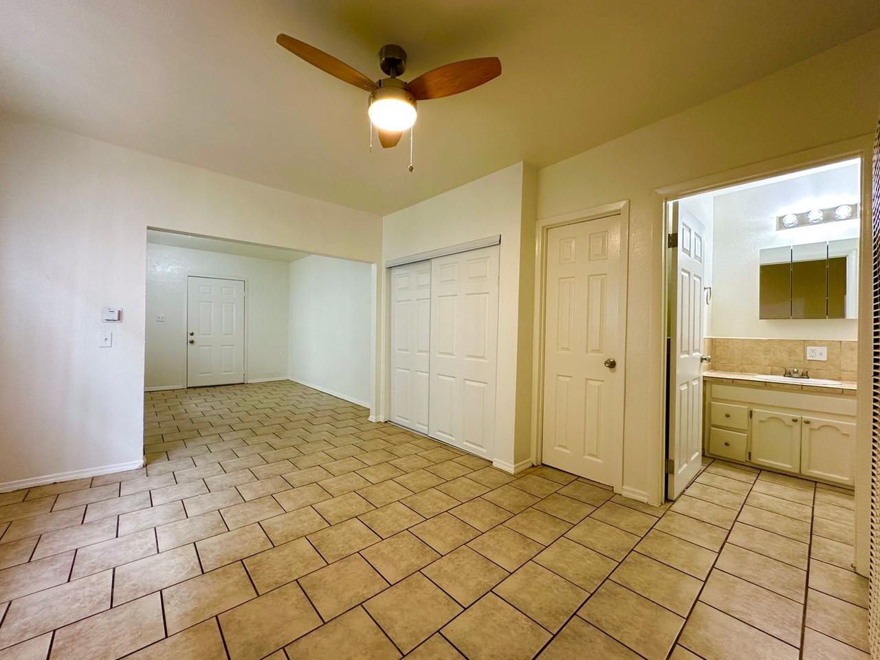 1663 - Photo 2 of 10