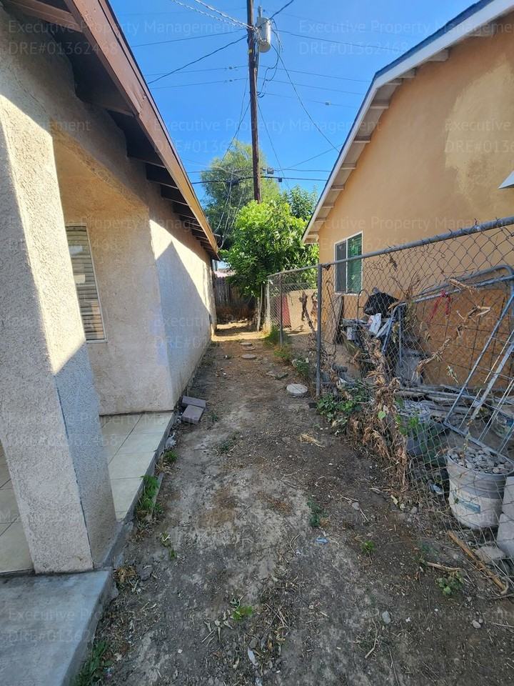 1100 Feliz Dr. - Photo 3 of 14