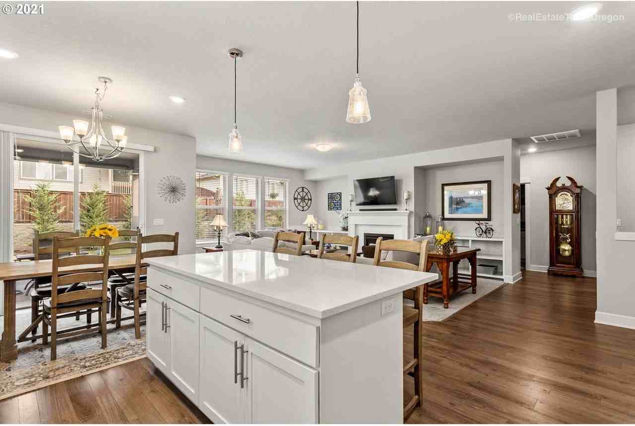 4756 S 19th St - Photo 3 of 26