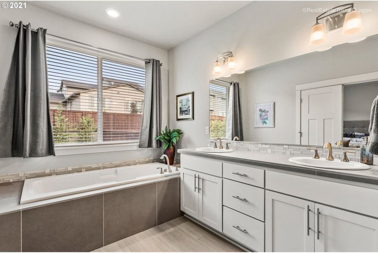 4756 S 19th St - Photo 4 of 26