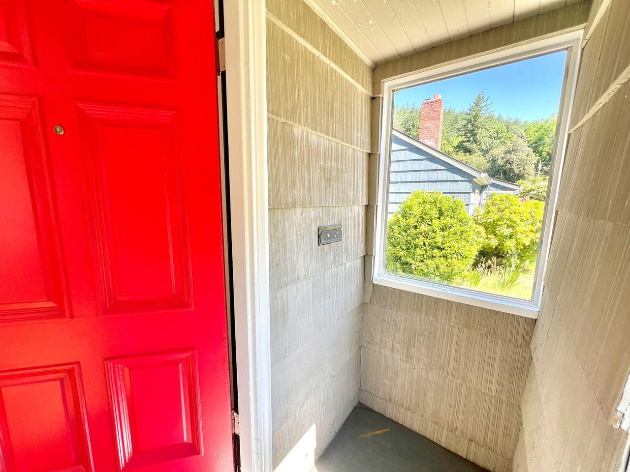 2331 Se 70th Ave - Photo 2 of 21