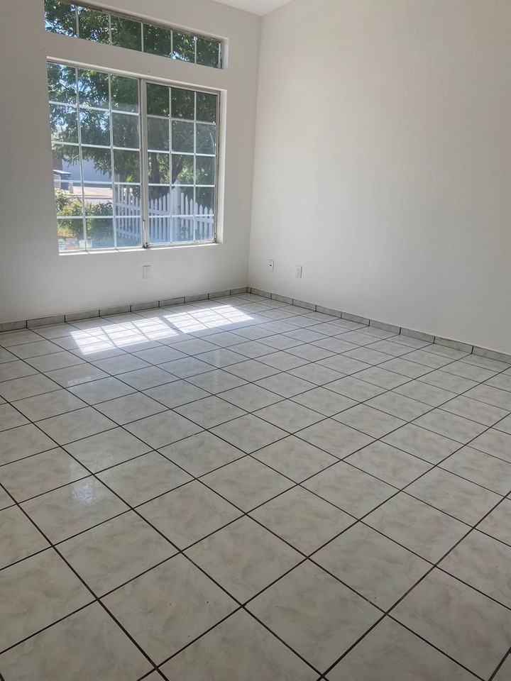 1301 Deer Creek St - Photo 2 of 14