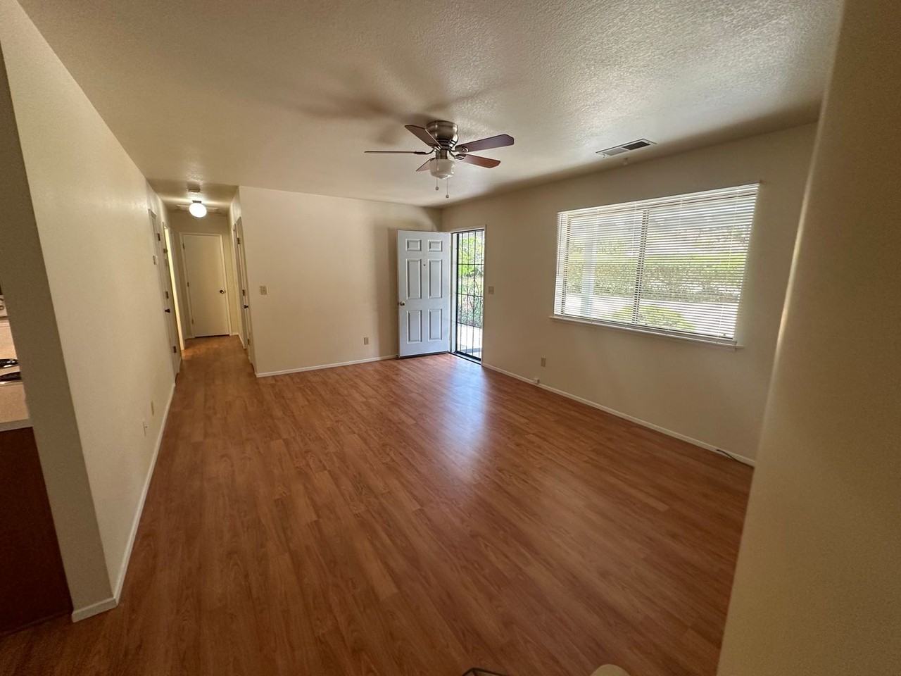 1036 Bridgeview Dr - Photo 2 of 13