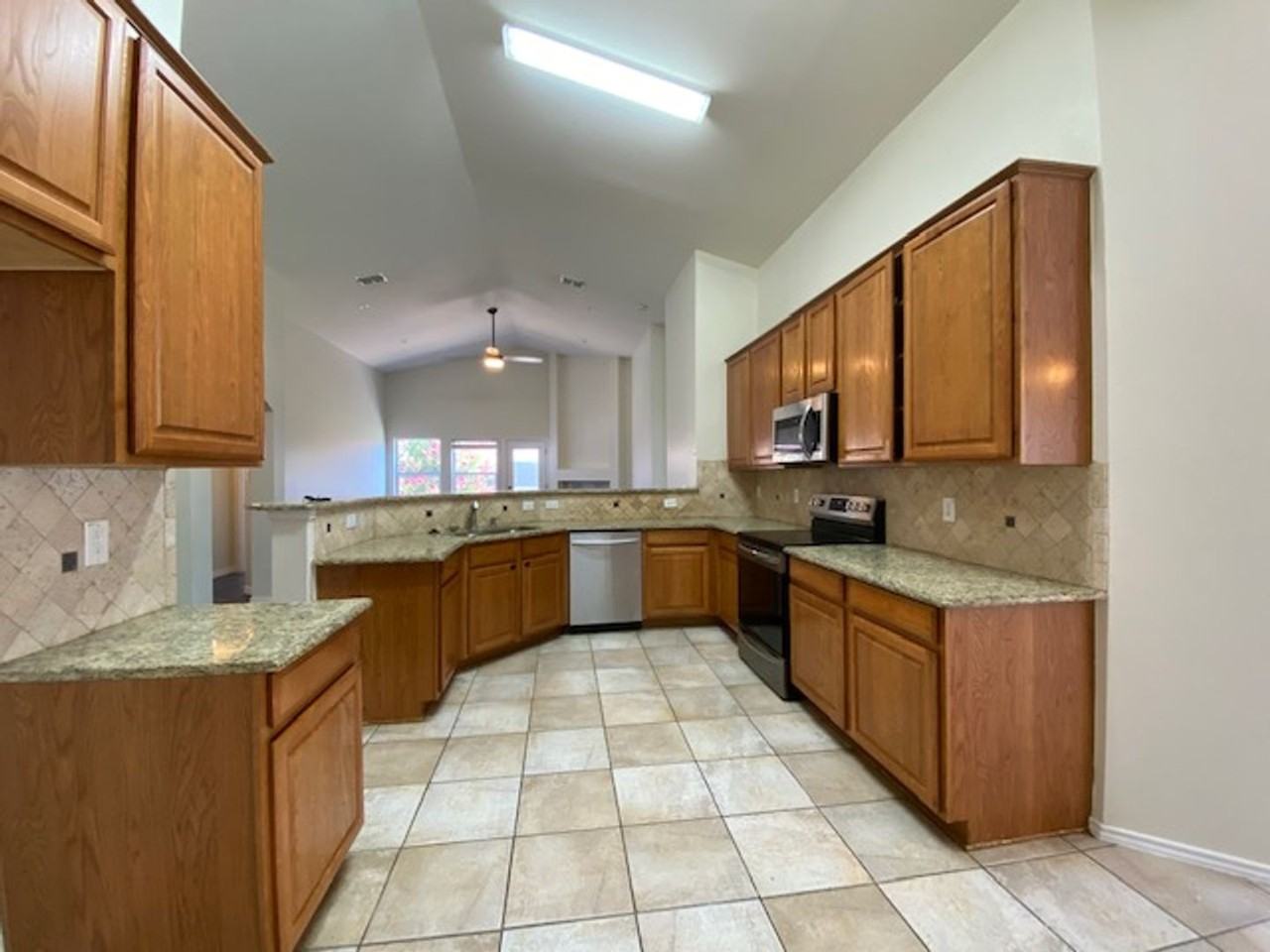 1202 Madison Dr - Photo 6 of 16