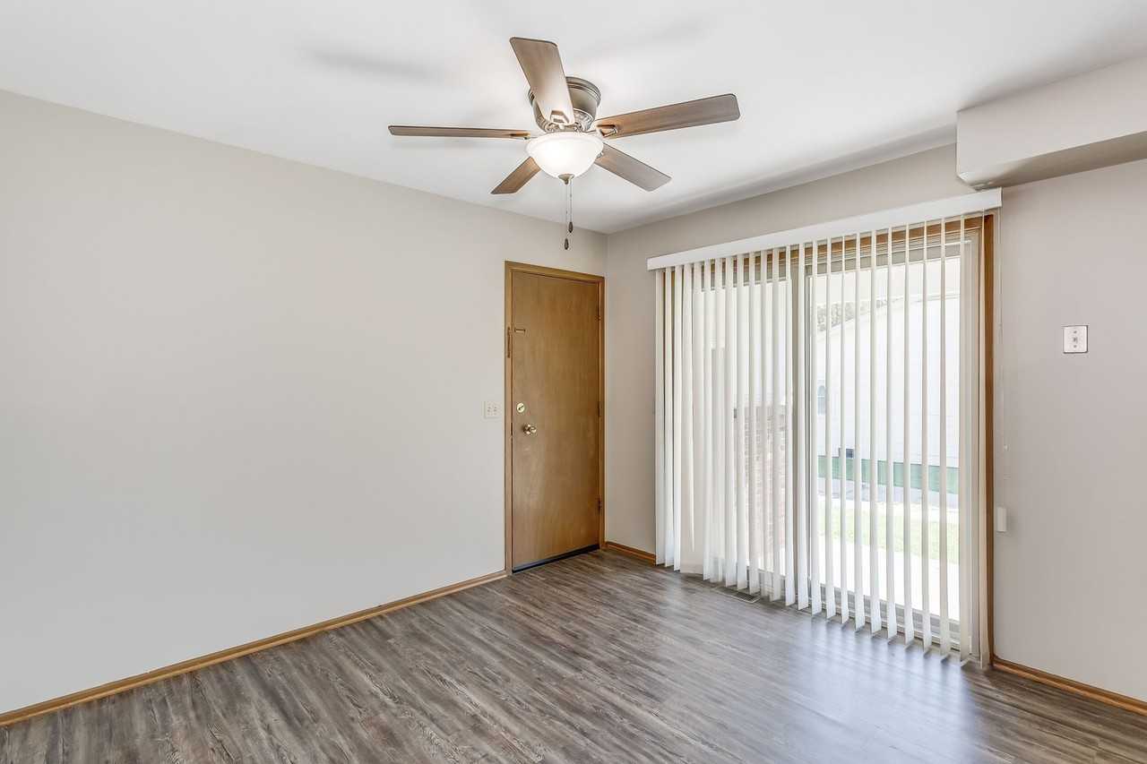 6425 E 14th St N - Photo 2 of 12