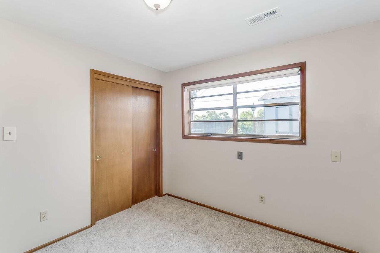 6425 E 14th St N - Photo 6 of 12