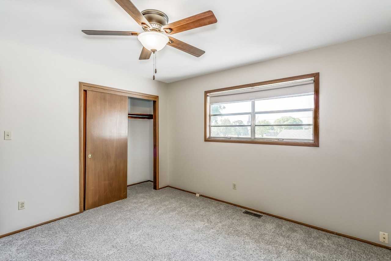 6425 E 14th St N - Photo 7 of 12