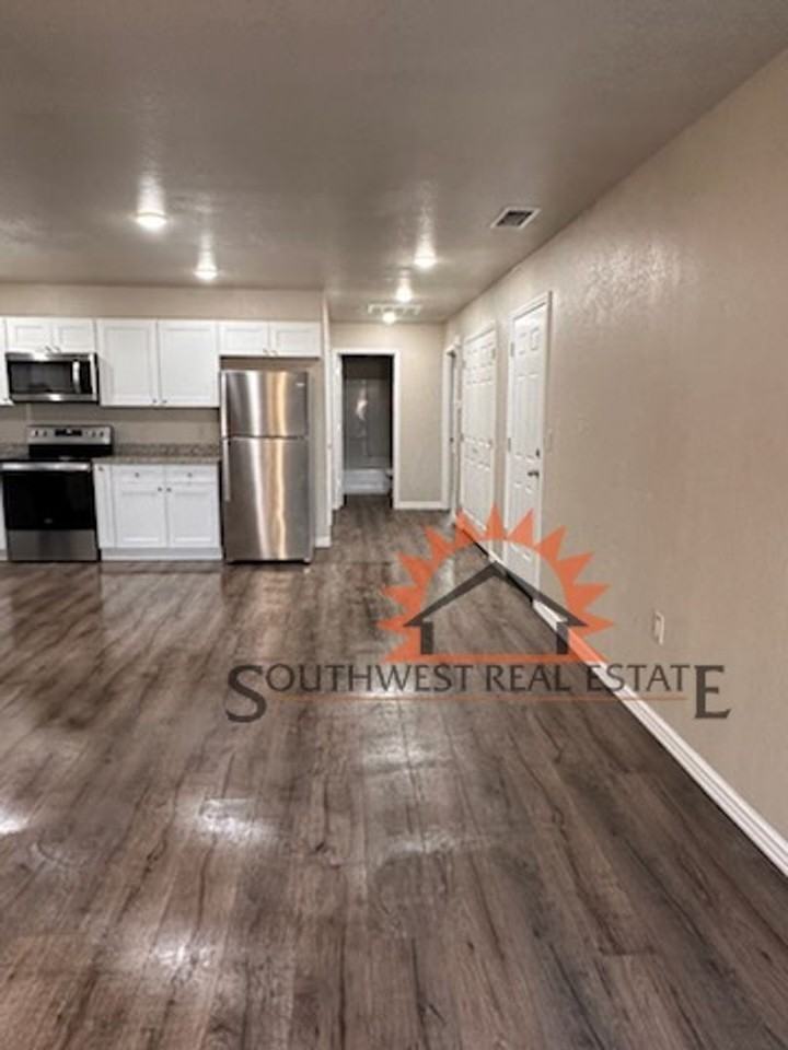 1316 Mission Dr. - Photo 3 of 18