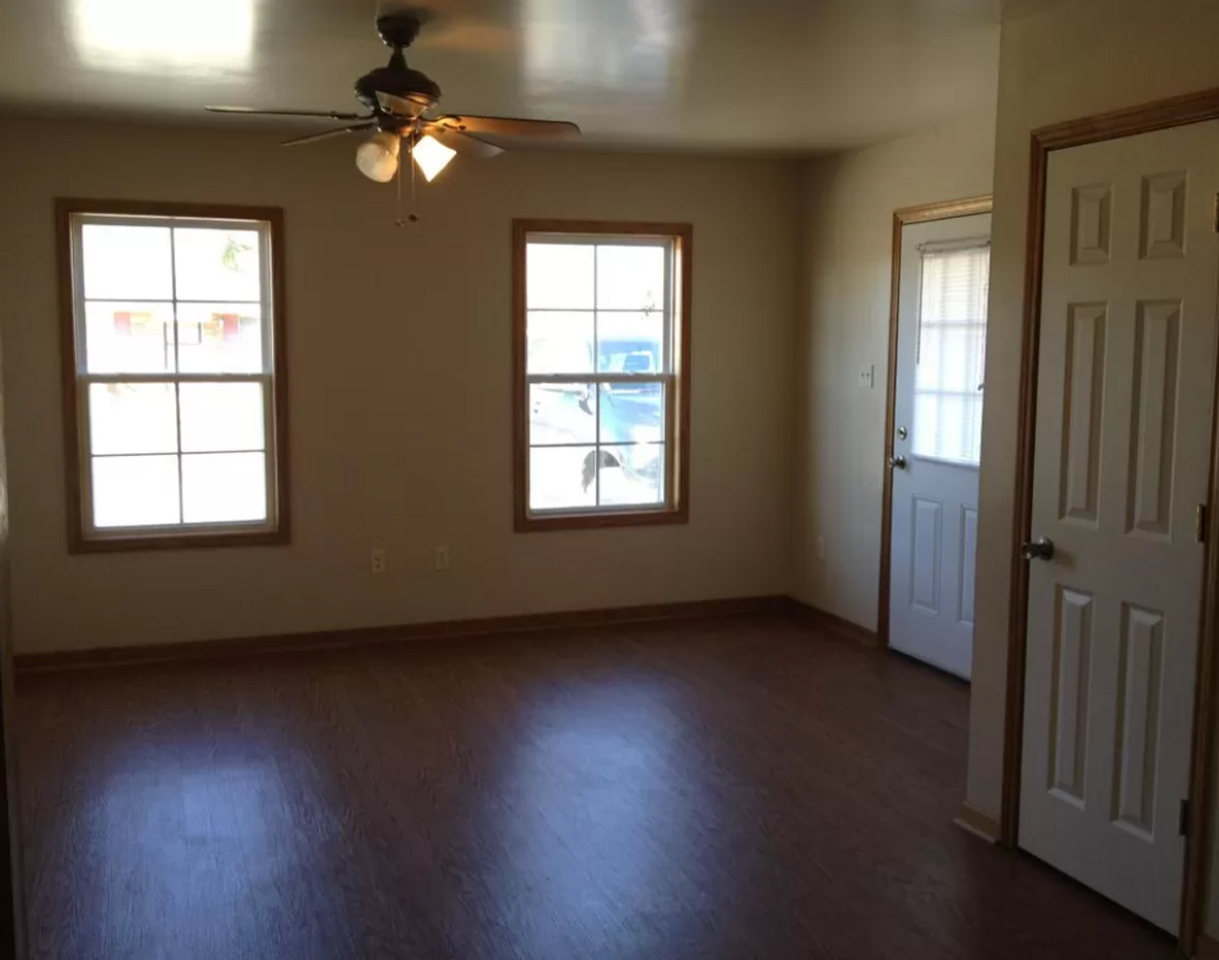 125 Carter - Photo 3 of 4