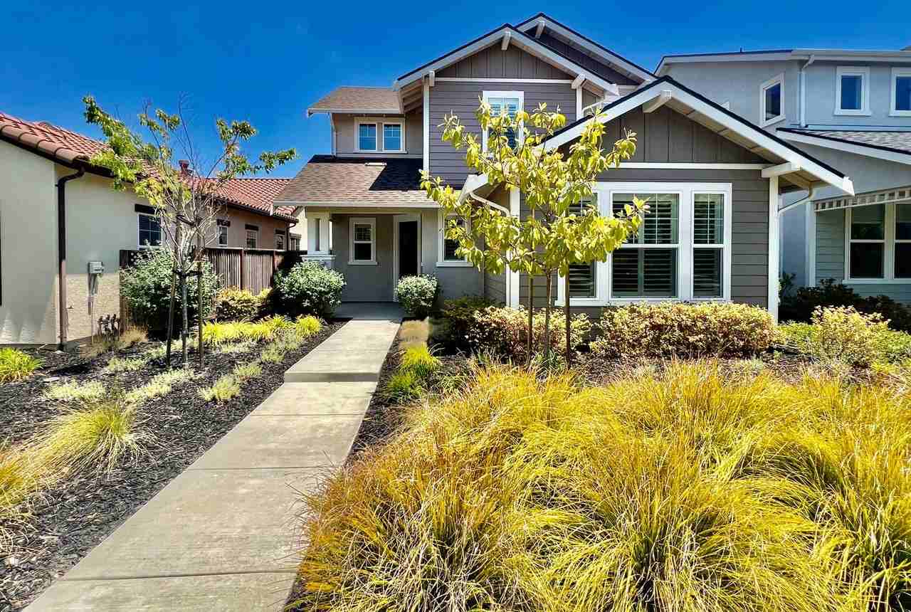 15026 Breckinridge Ave - Photo 2 of 50