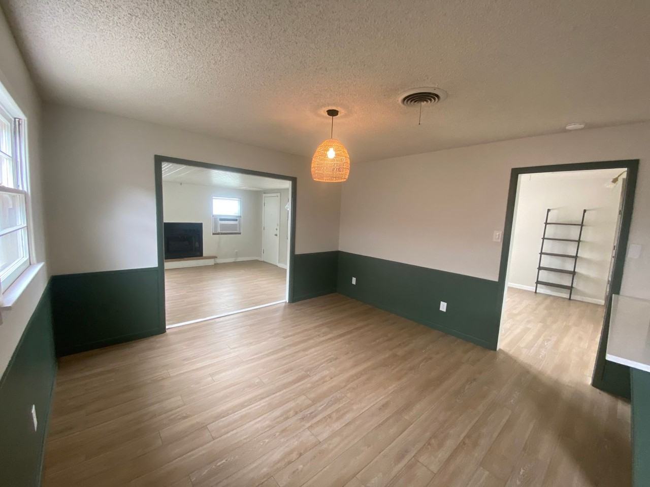 3104 48th St - Photo 3 of 19