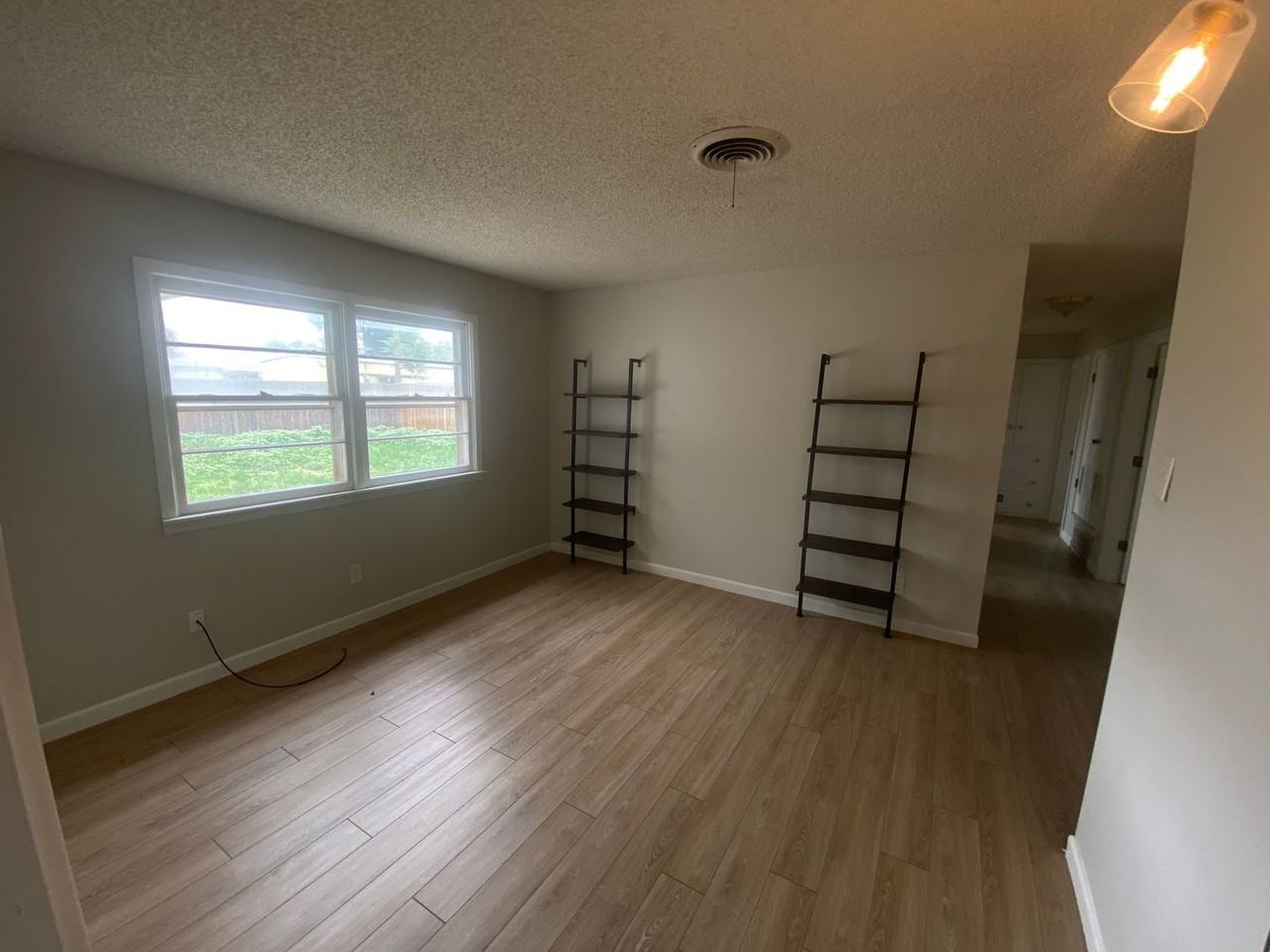 3104 48th St - Photo 4 of 19