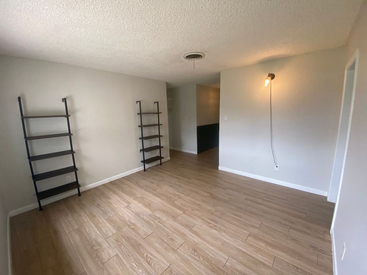 3104 48th St - Photo 6 of 19