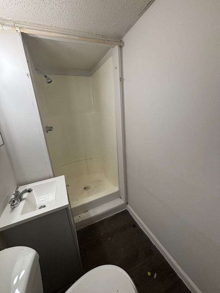 1707 Se 24th St - Photo 5 of 7