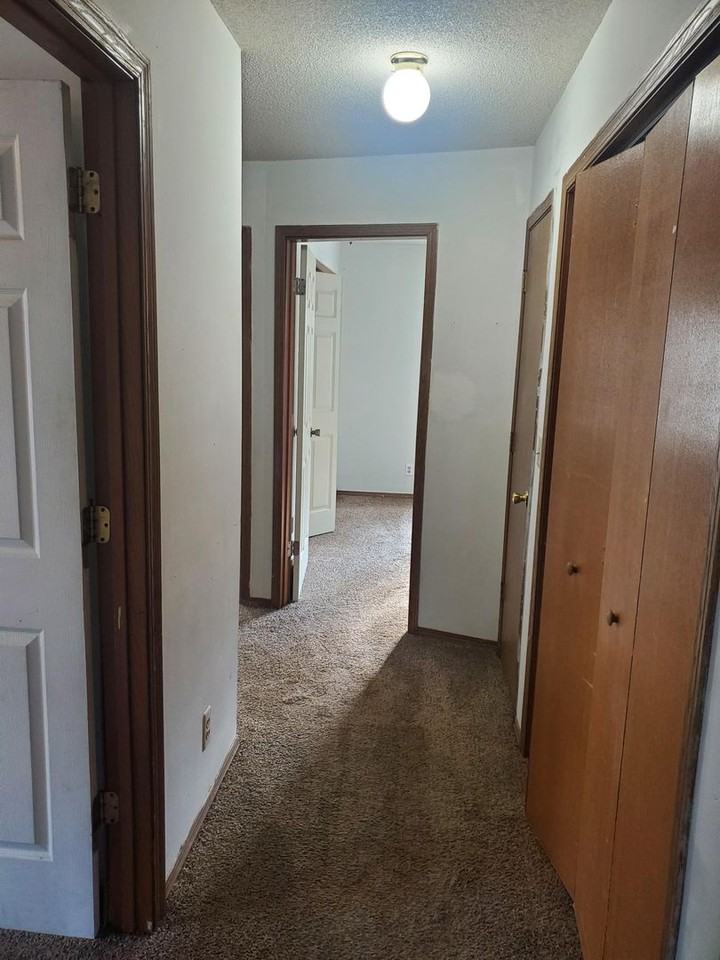 401 N Zachary Dr - Photo 7 of 17