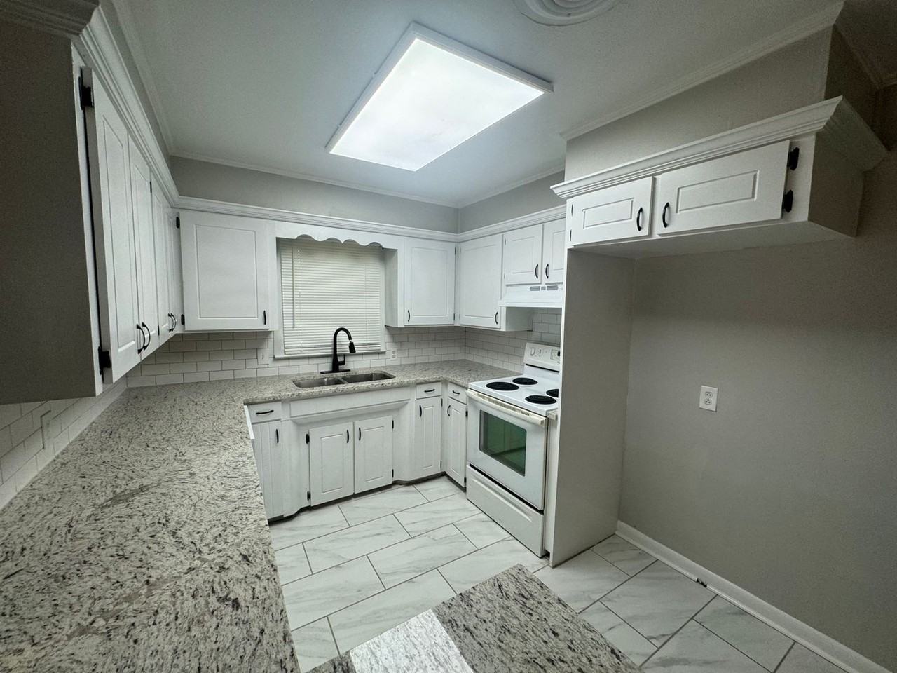2613 Plantation Dr - Photo 5 of 19