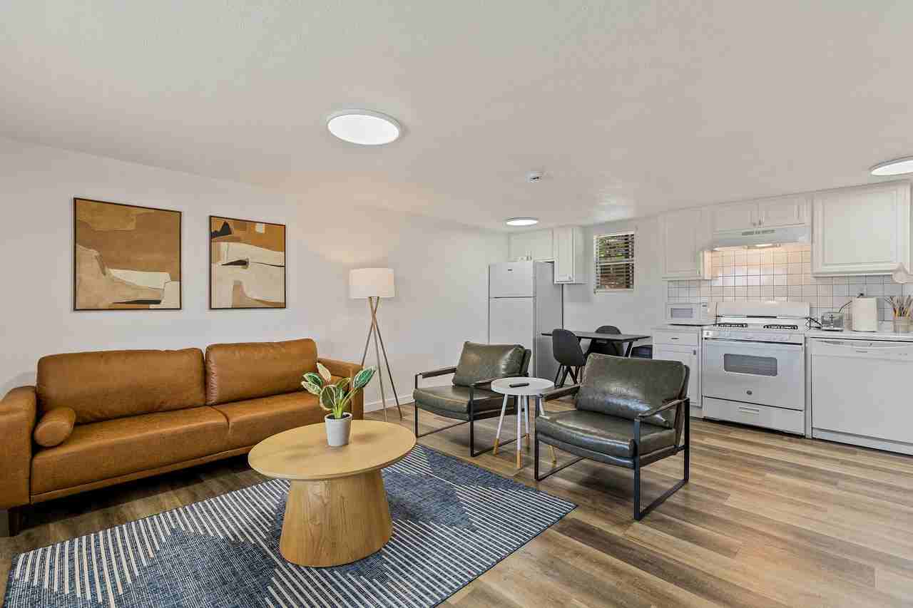 Venture on Route 66 - Photo 3 of 10