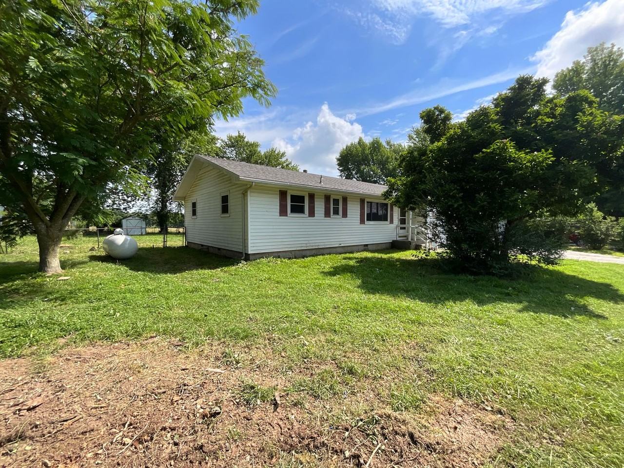 617 W Bluegrass Rd - Photo 2 of 26