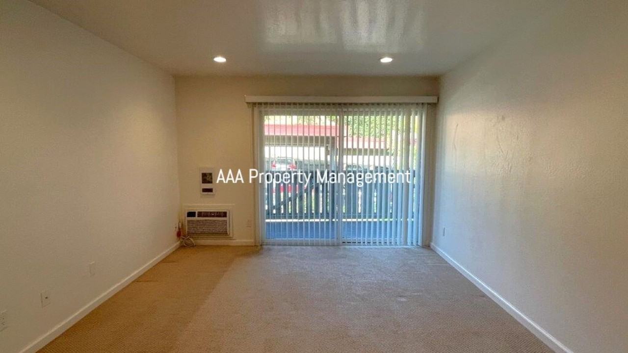 101 Kinross Dr #22 - Photo 6 of 22