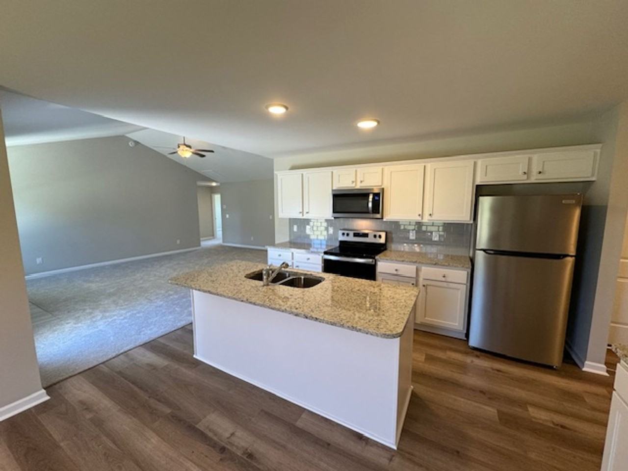 22 Longford Dr - Photo 6 of 24