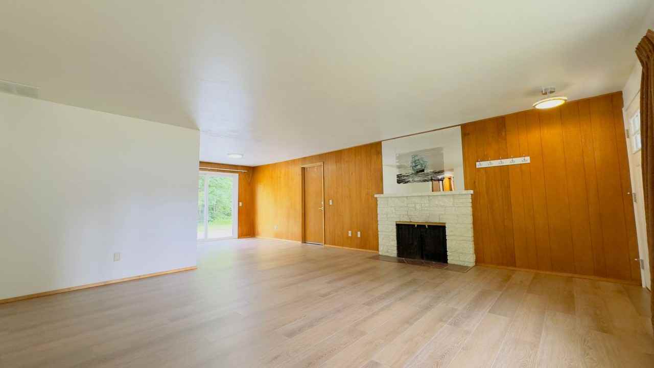 2310 Angela St Se - Photo 5 of 22