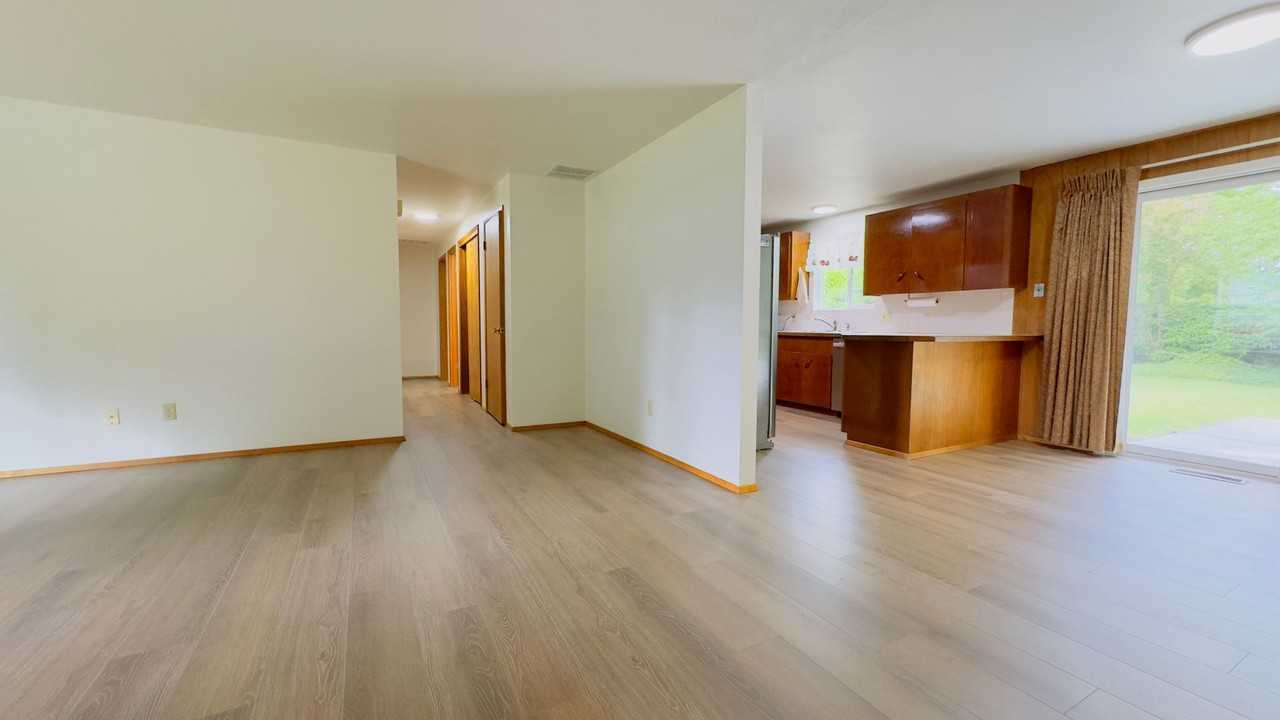 2310 Angela St Se - Photo 6 of 22