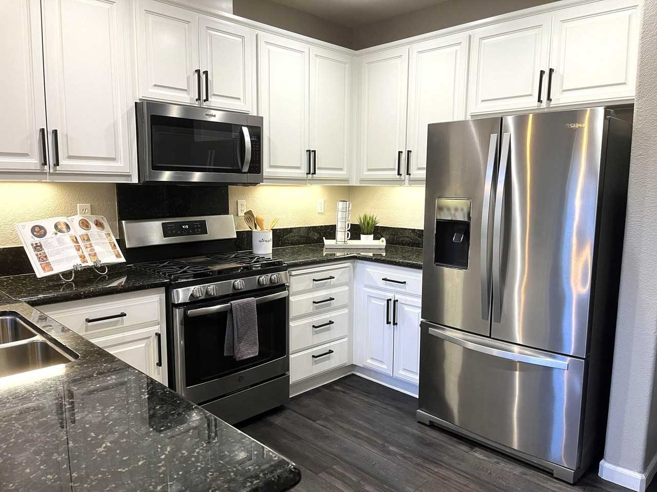 4011 Benton Dr - Photo 2 of 16