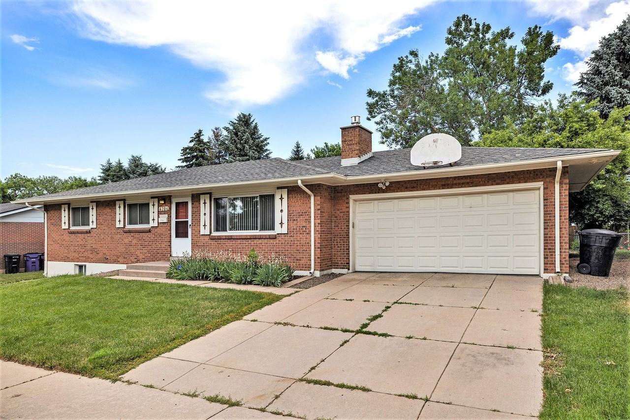 6704 E Baker Pl - Photo 2 of 23