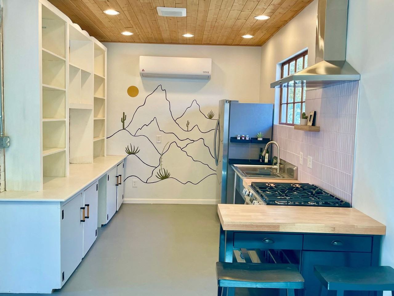 2637 E Devon St #B - Photo 2 of 23