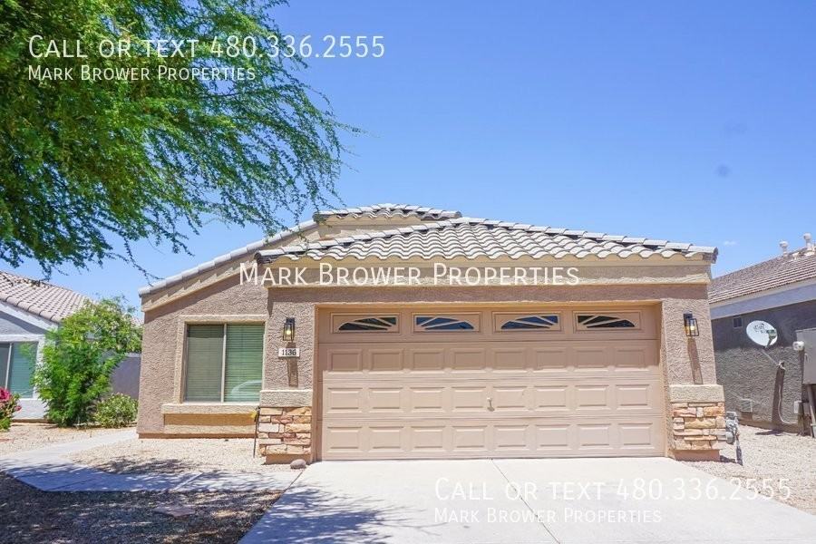 1136 E Christopher St