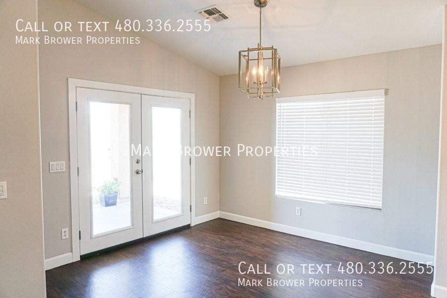 1136 E Christopher St - Photo 7 of 20