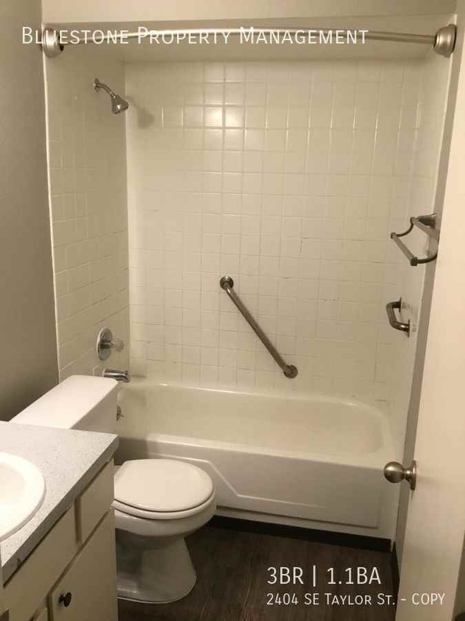 2404 Se Taylor St #COPY - Photo 2 of 16