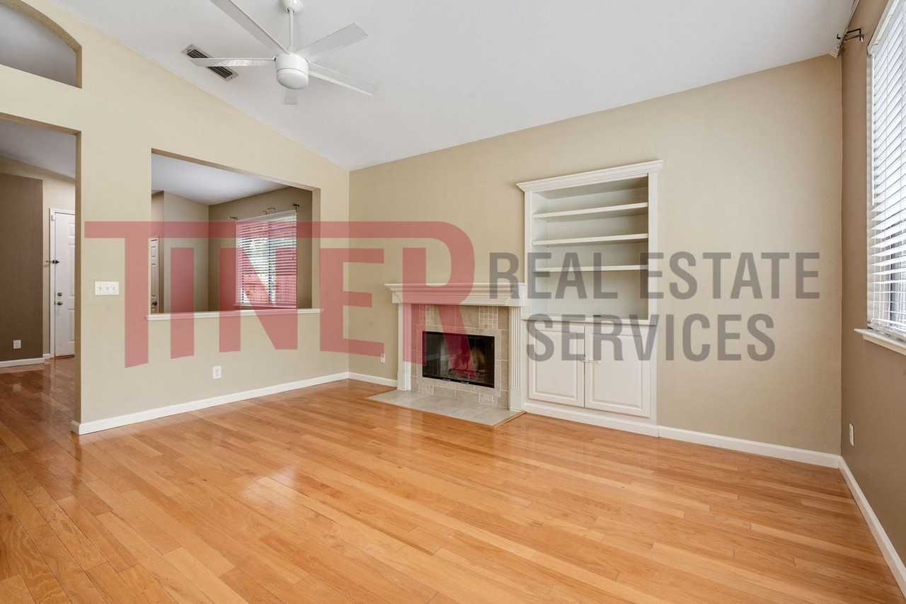 2307 Clapton Way - Photo 2 of 25