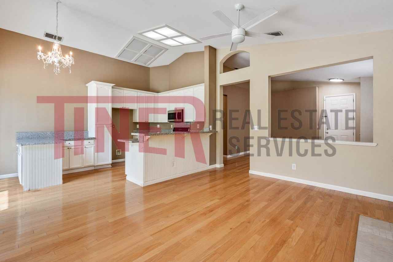 2307 Clapton Way - Photo 3 of 25