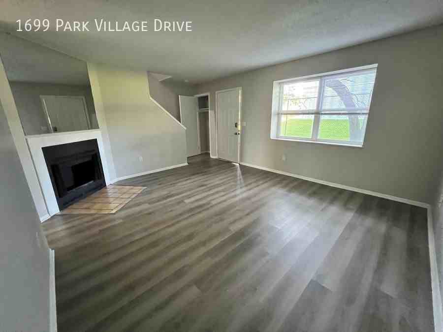 1699 Park Village Dr - Photo 3 of 18