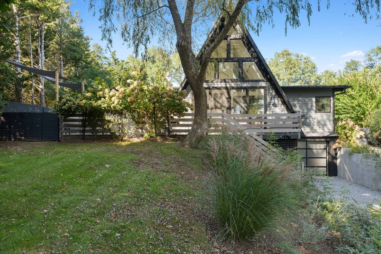 7 Marc St - Photo 2 of 21