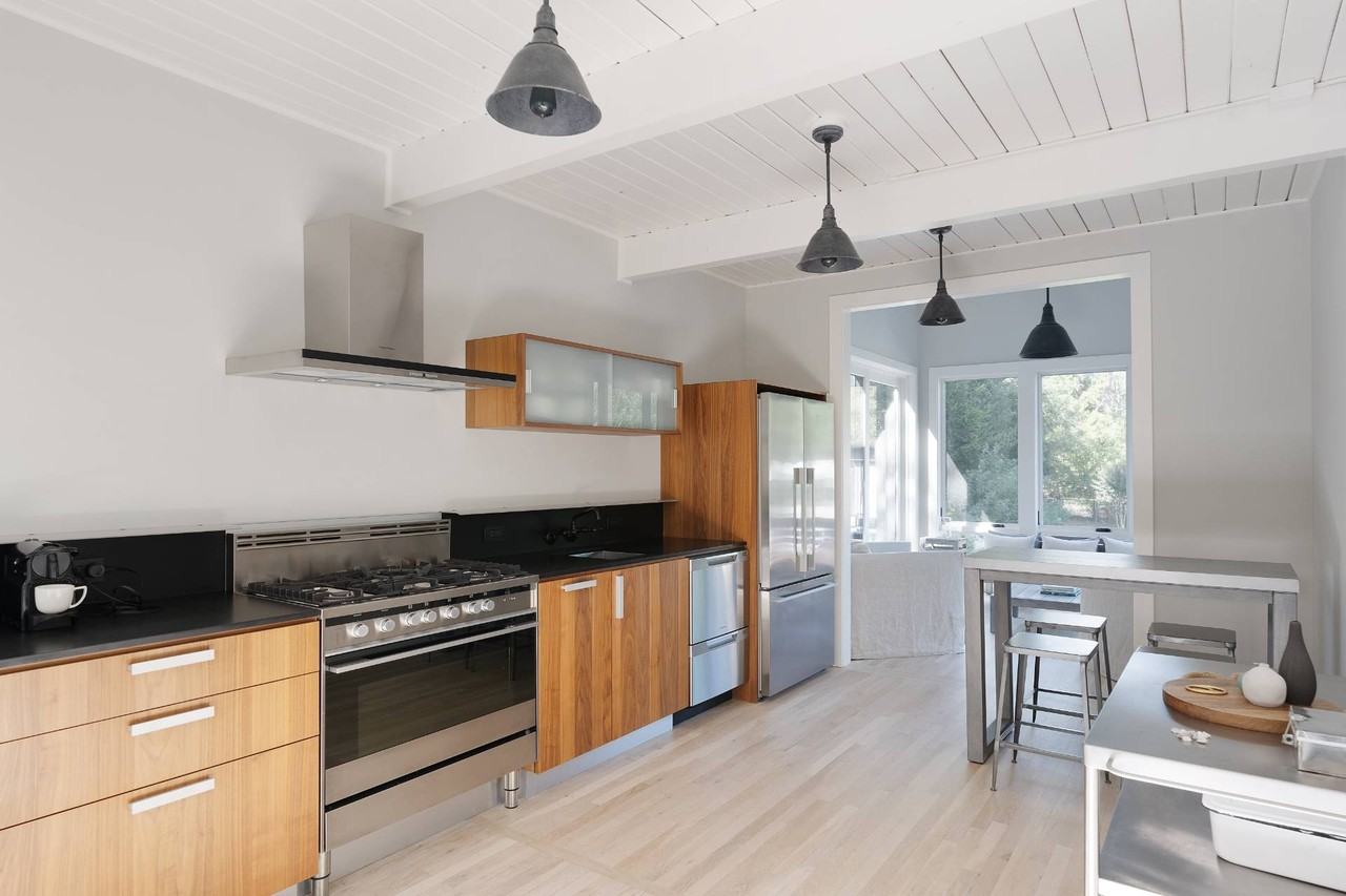 7 Marc St - Photo 3 of 21