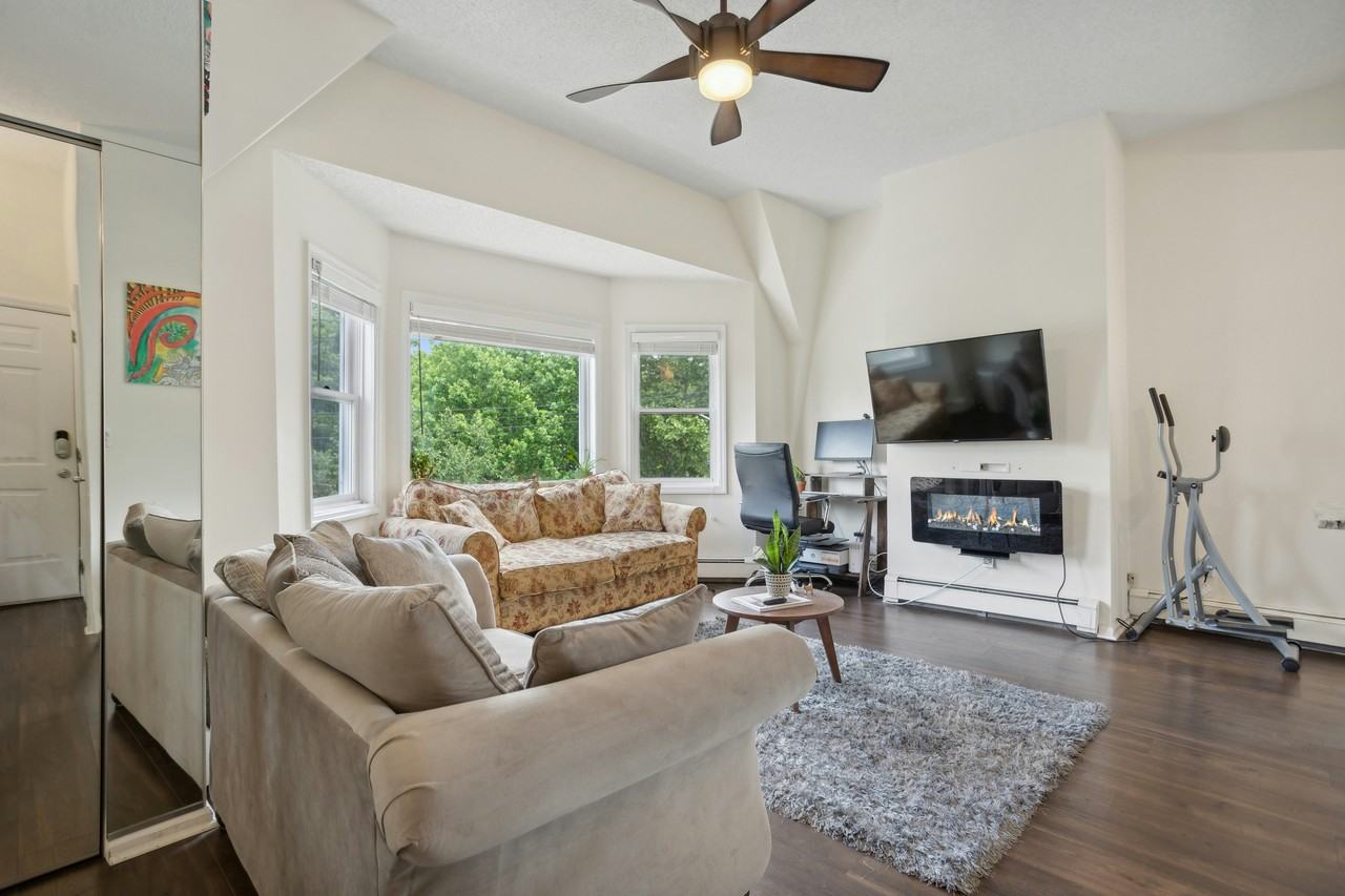 54 Wildey St #9 - Photo 2 of 8