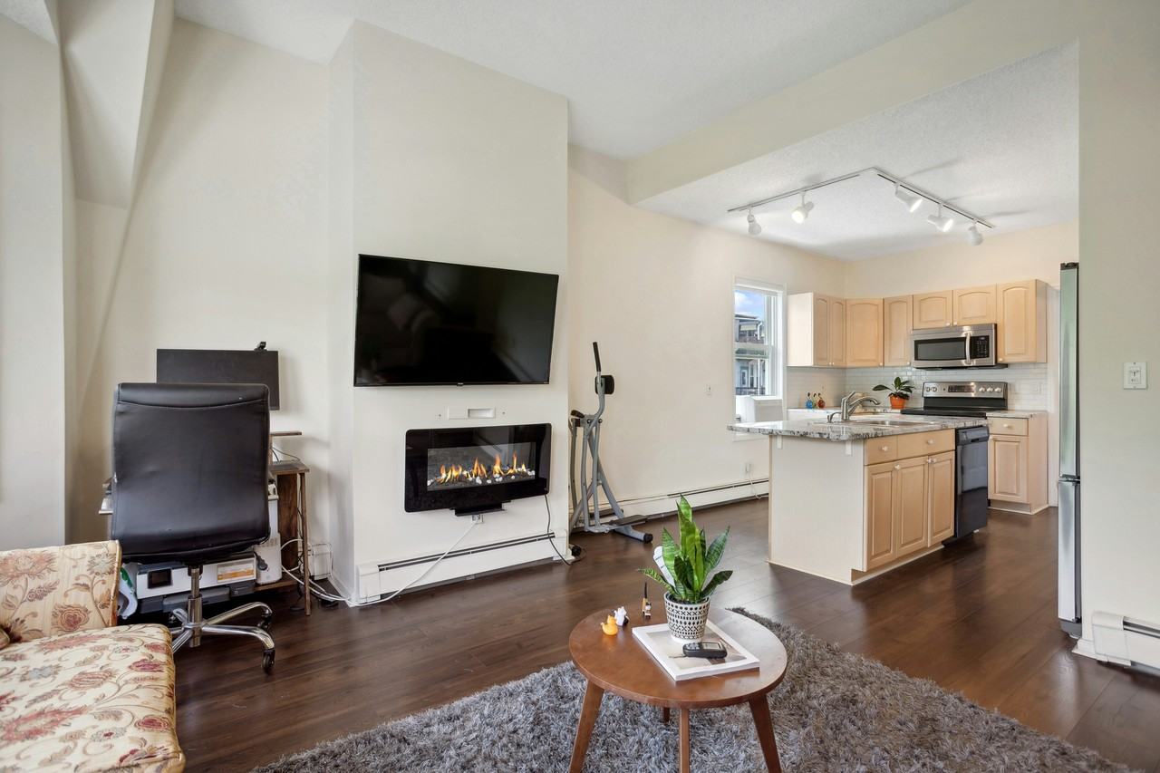 54 Wildey St #9 - Photo 3 of 8