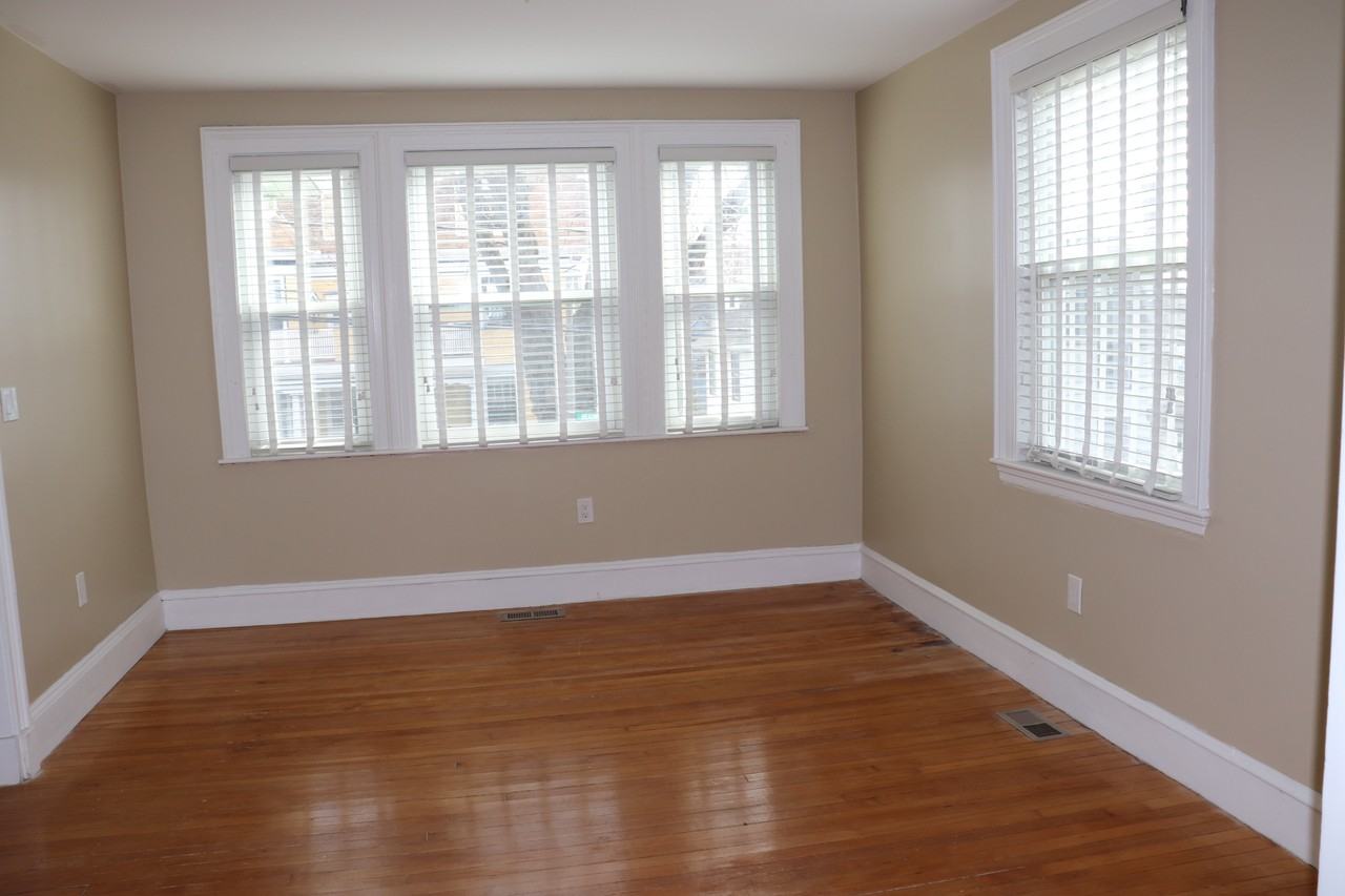 40 Beaumont St #1 - Photo 4 of 8