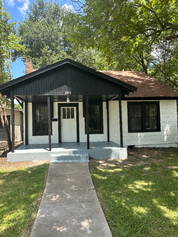 2512 Magnolia Street - Photo 2 of 12