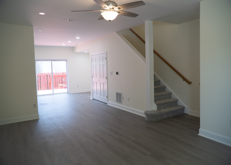 1121 B St - Photo 2 of 7