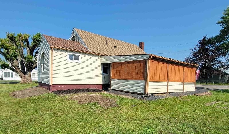 1502 N Beaver St - Photo 3 of 17