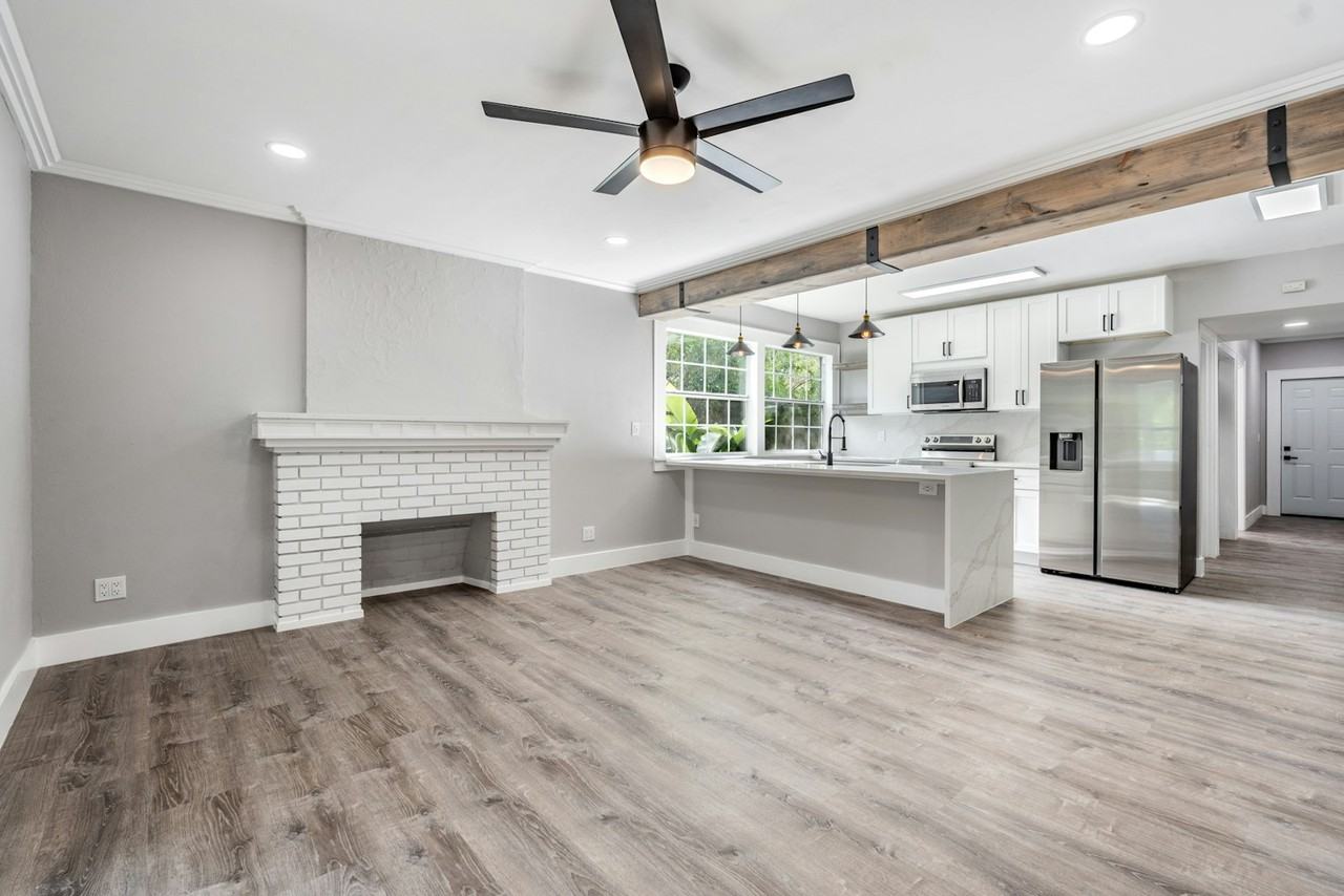 186 22nd Avenue North, Unit 1 - Photo 2 of 20