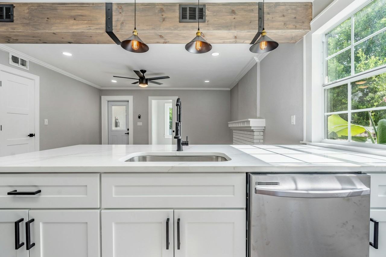 186 22nd Avenue North, Unit 1 - Photo 7 of 20