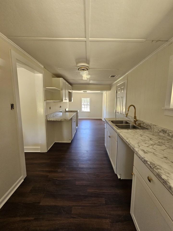 808 Peachtree Rock Rd #1 - Photo 6 of 23